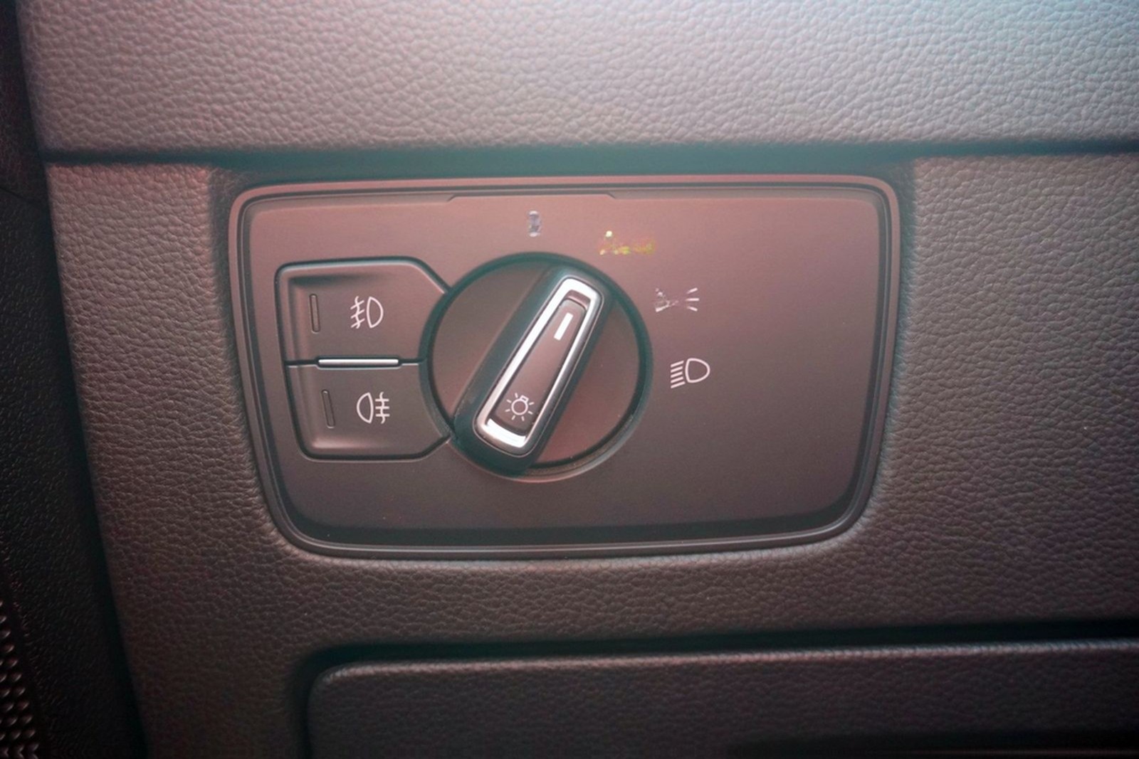 Volkswagen Passat Variant 1.8 TSI DSG Highline LED Navi AHK foto 17