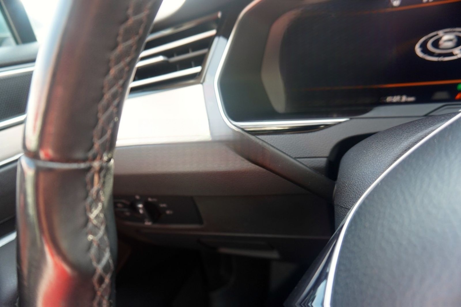 Volkswagen Passat Variant 1.8 TSI DSG Highline LED Navi AHK foto 21