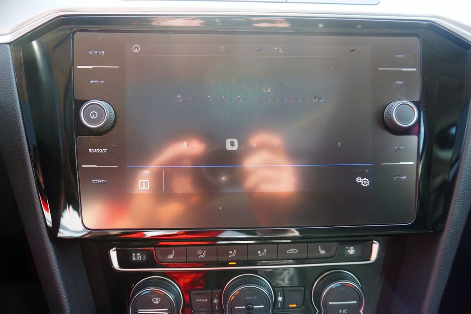 Volkswagen Passat Variant 1.8 TSI DSG Highline LED Navi AHK foto 31