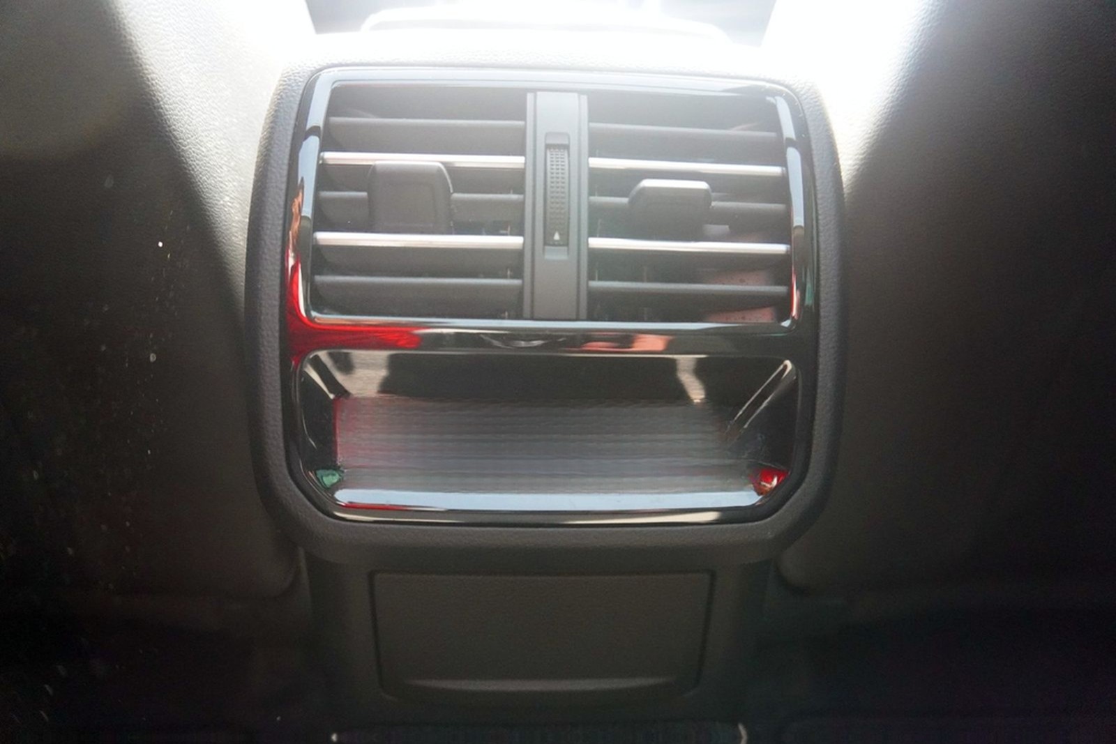 Volkswagen Passat Variant 1.8 TSI DSG Highline LED Navi AHK foto 33