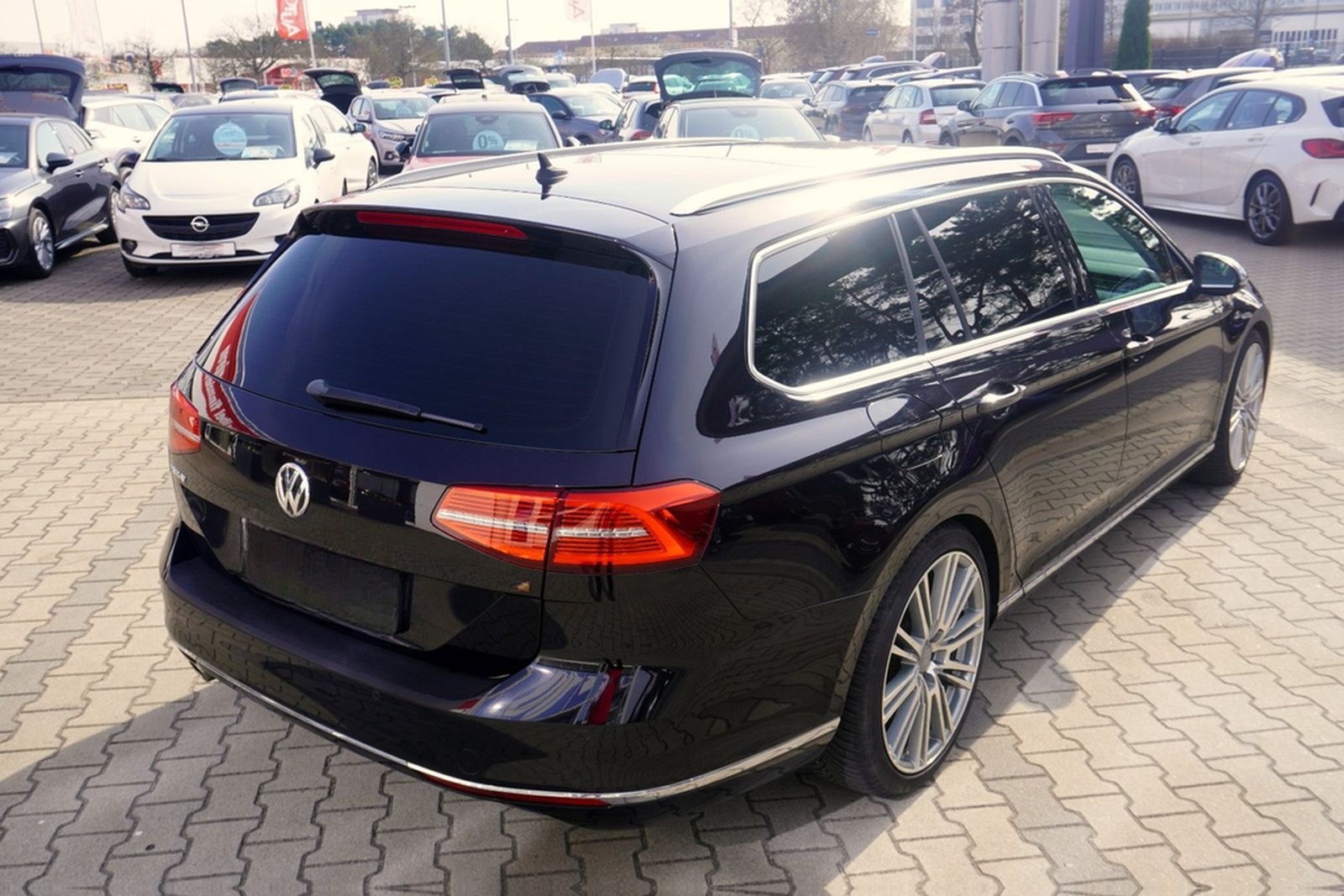 Volkswagen Passat Variant 1.8 TSI DSG Highline LED Navi AHK foto 6