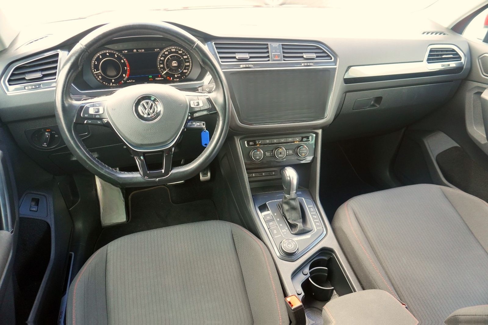 Volkswagen Tiguan 2.0 Sound 4Motion LED Navi ACC Totwinkel foto 11