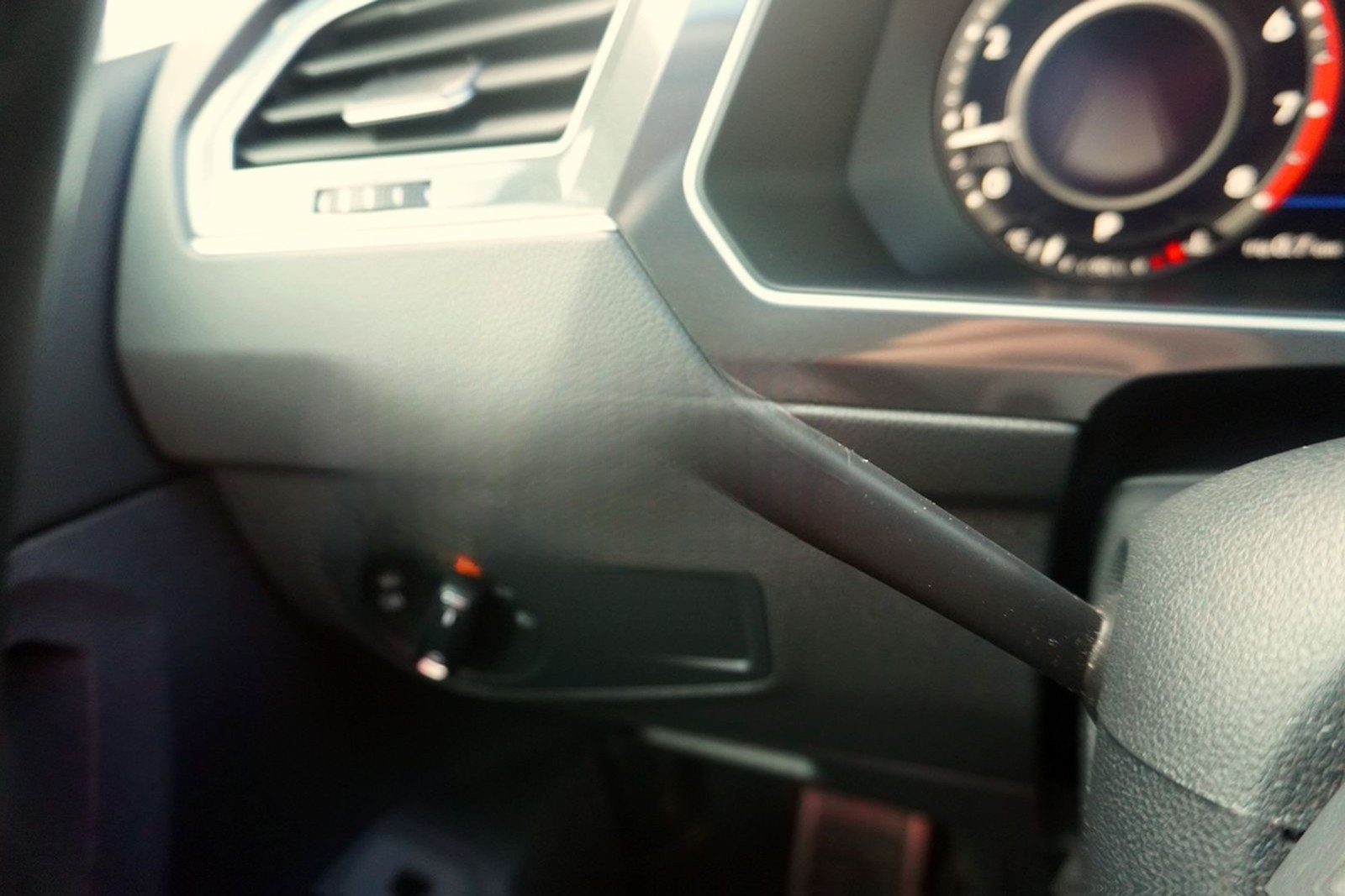 Volkswagen Tiguan 2.0 Sound 4Motion LED Navi ACC Totwinkel foto 15