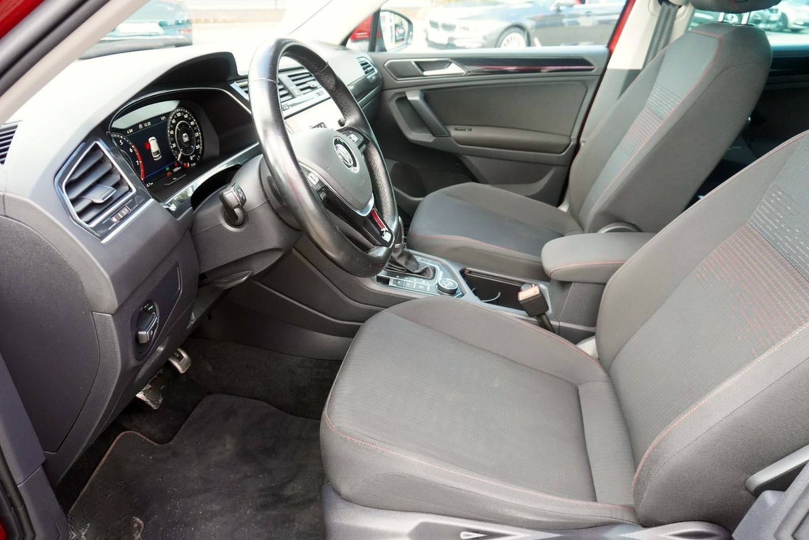 Volkswagen Tiguan 2.0 Sound 4Motion LED Navi ACC Totwinkel foto 28