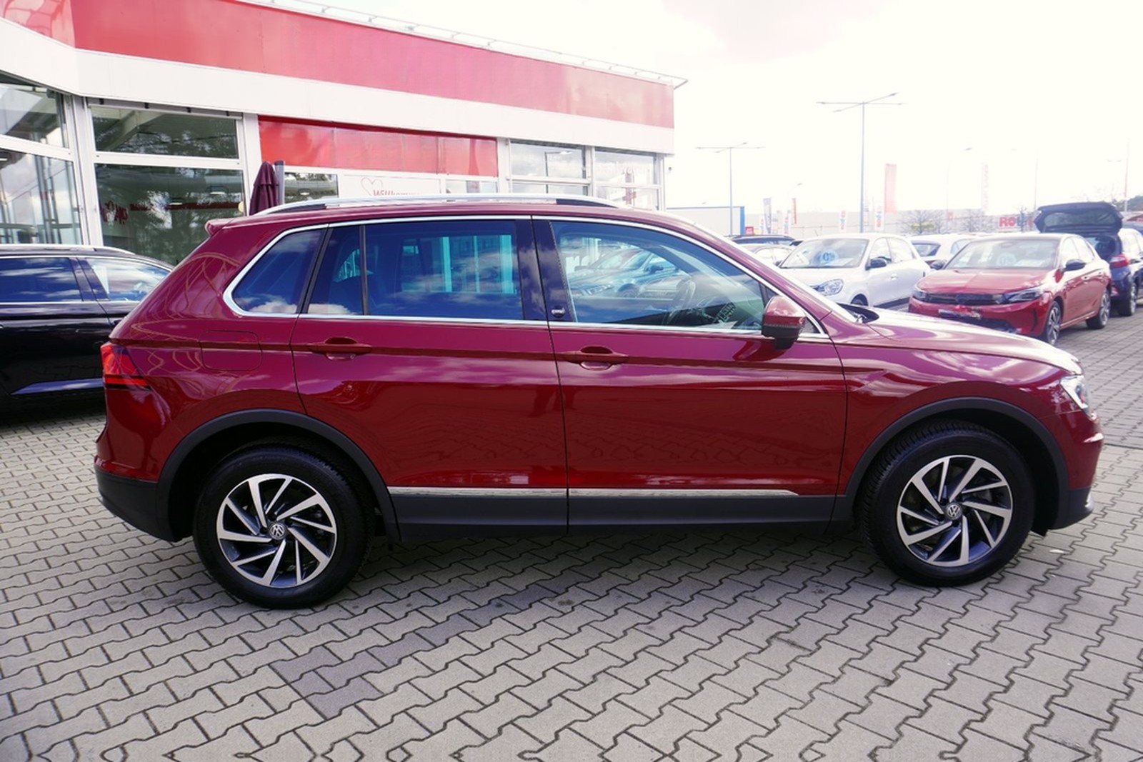 Volkswagen Tiguan 2.0 Sound 4Motion LED Navi ACC Totwinkel foto 5