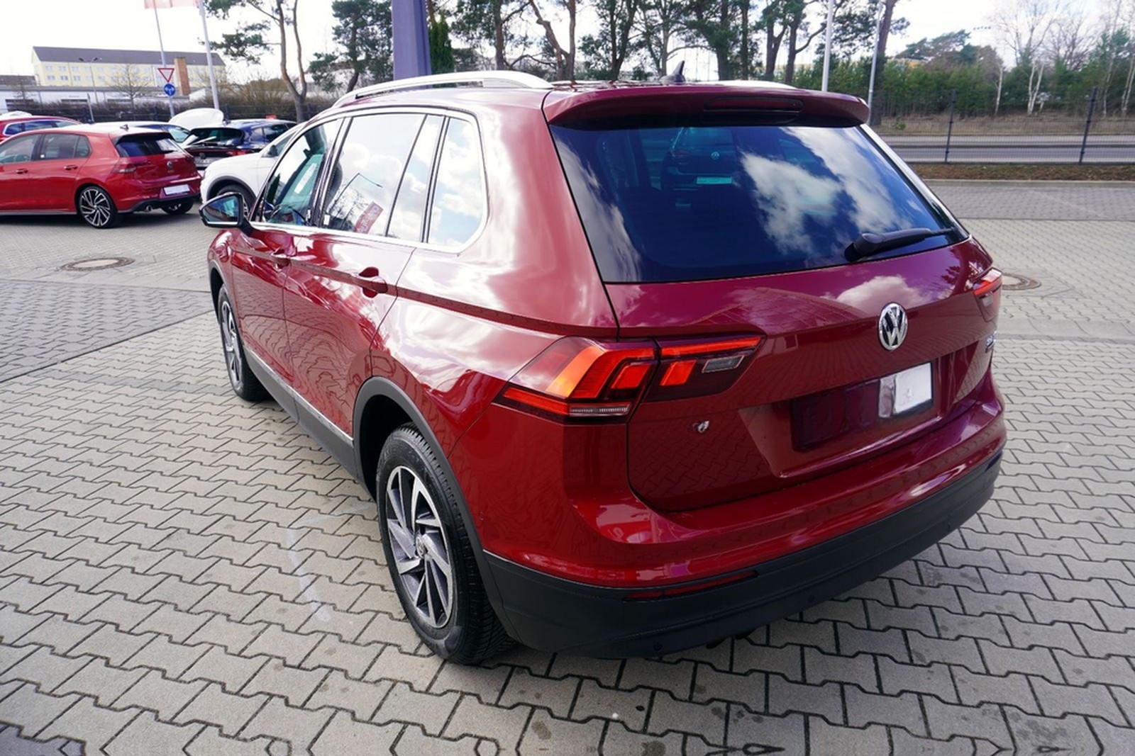 Volkswagen Tiguan 2.0 Sound 4Motion LED Navi ACC Totwinkel foto 8