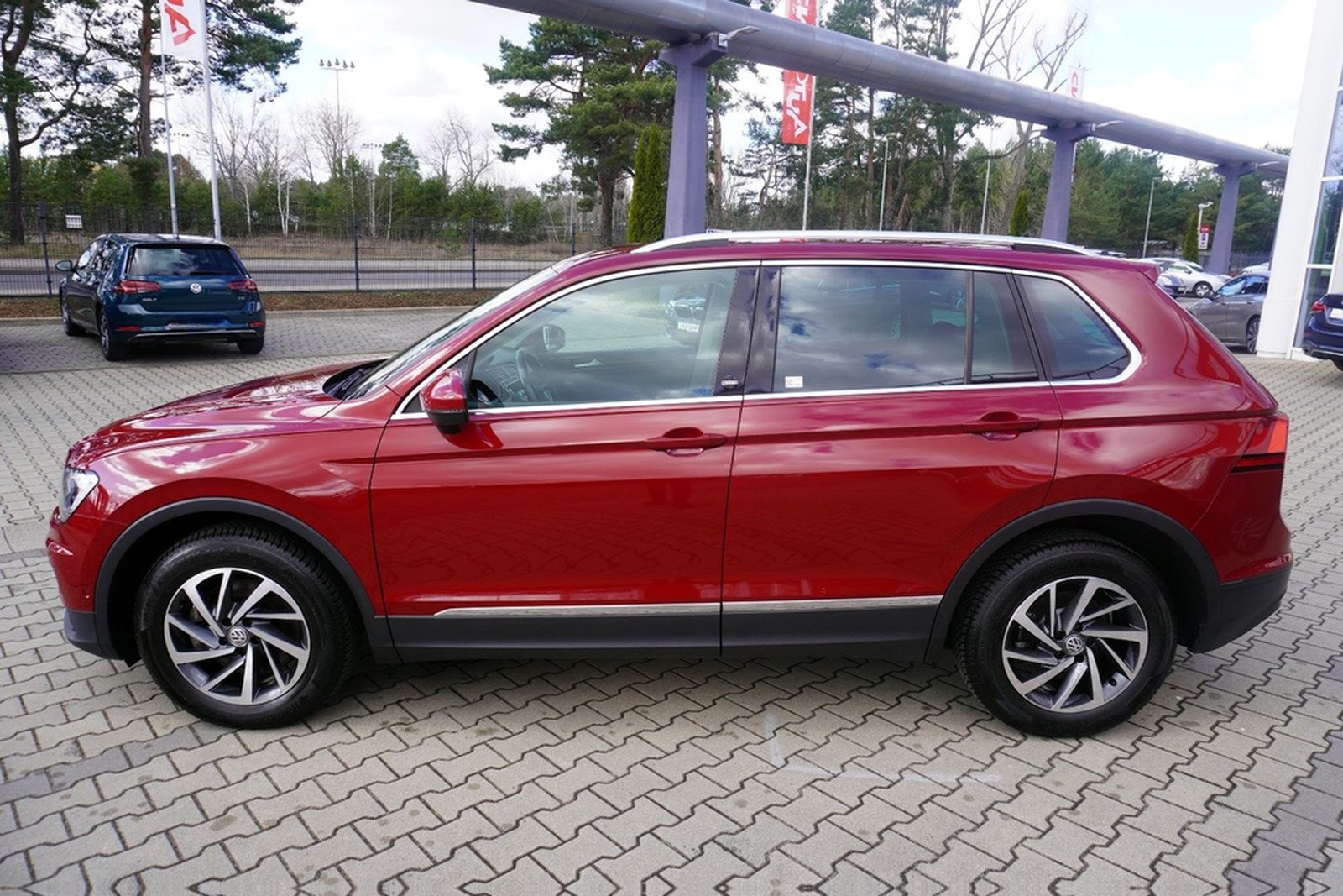 Volkswagen Tiguan 2.0 Sound 4Motion LED Navi ACC Totwinkel foto 9