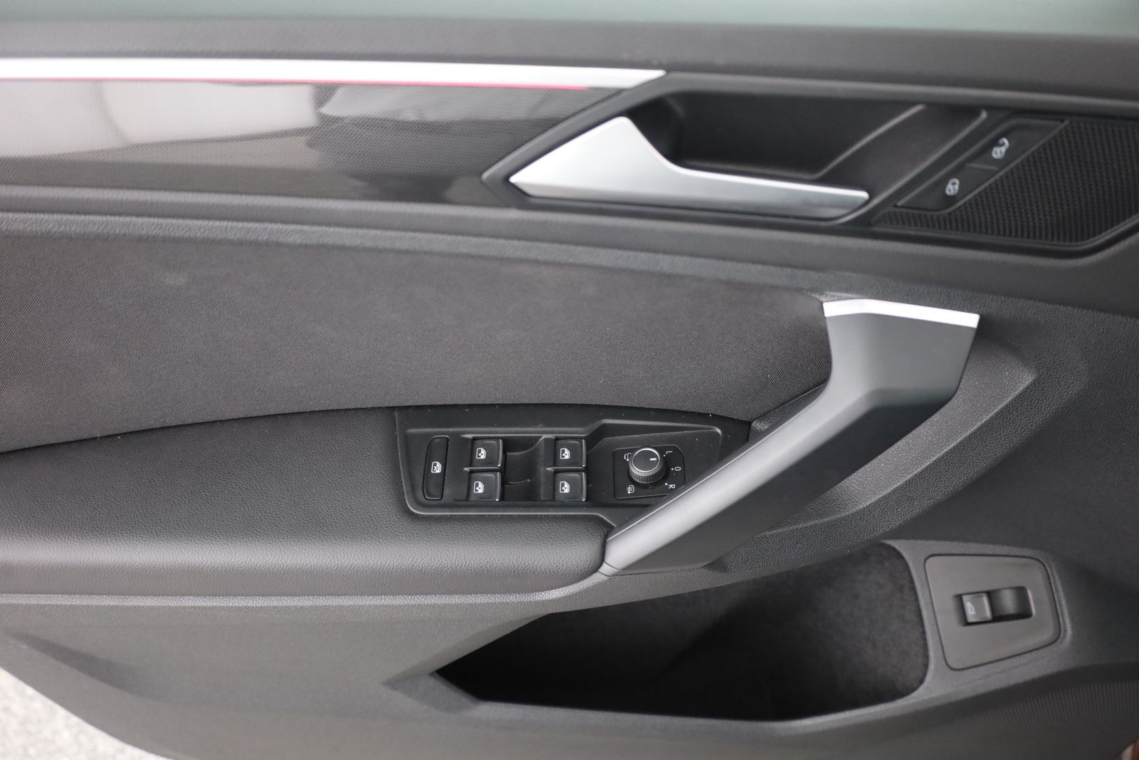 Volkswagen Tiguan 2.0 TDI 4M Elegance Standheizung AHK ACC foto 22