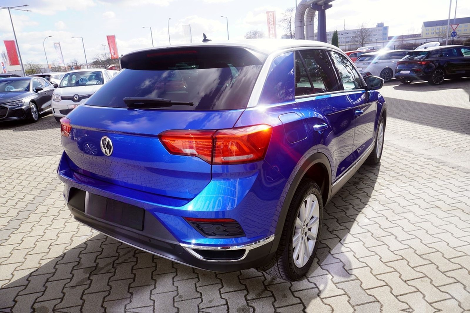 Volkswagen T-Roc 1.5 TSI DSG Style LED Navi ACC Sitzheizung foto 6
