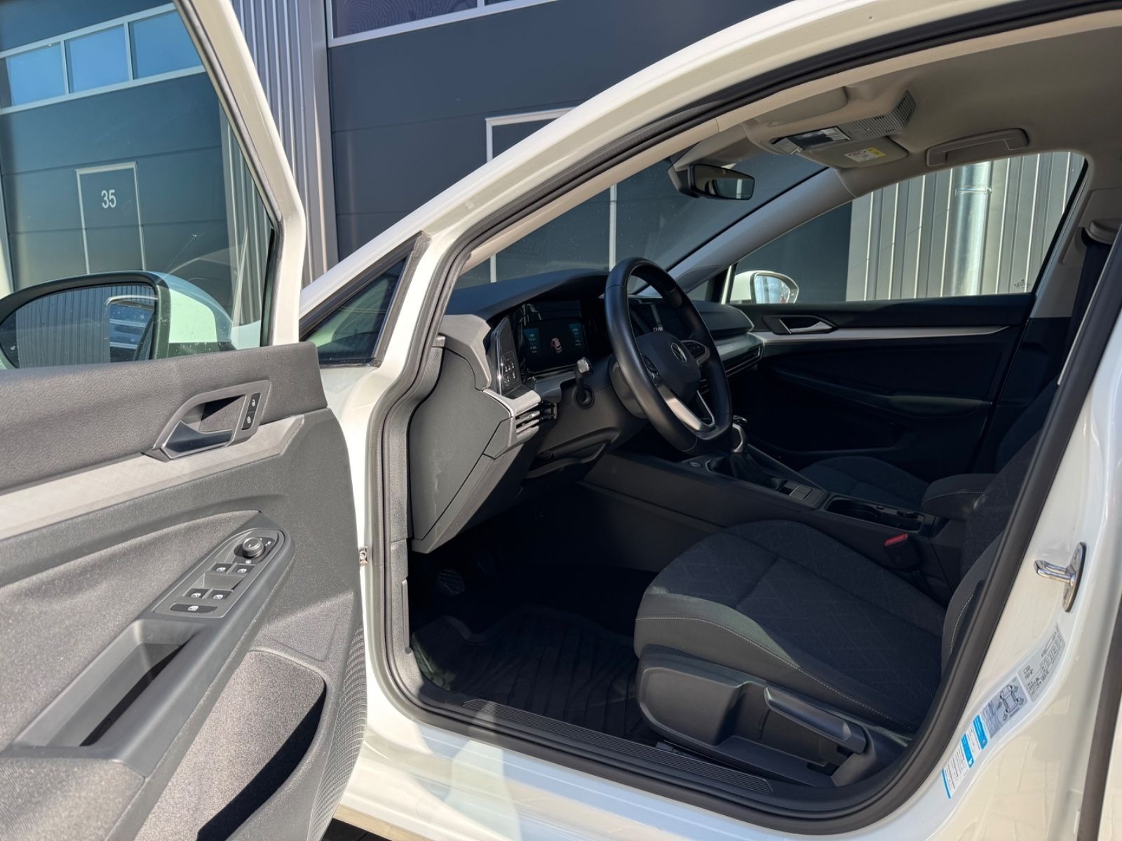 Volkswagen Golf VIII Lim. Life 1.5 TSI First Edition foto 20