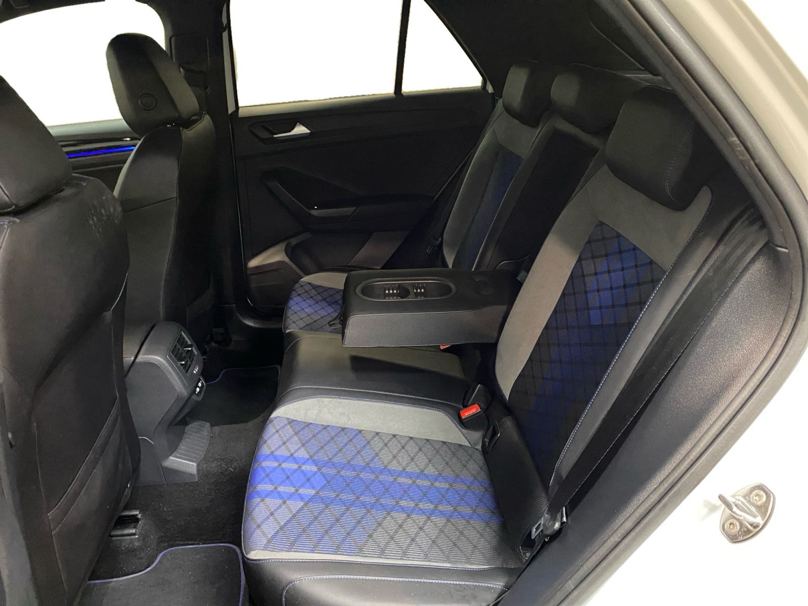 Volkswagen T-Roc 2.0 TSI DSG R 4Motion ACC Pano Navi Kamera foto 11