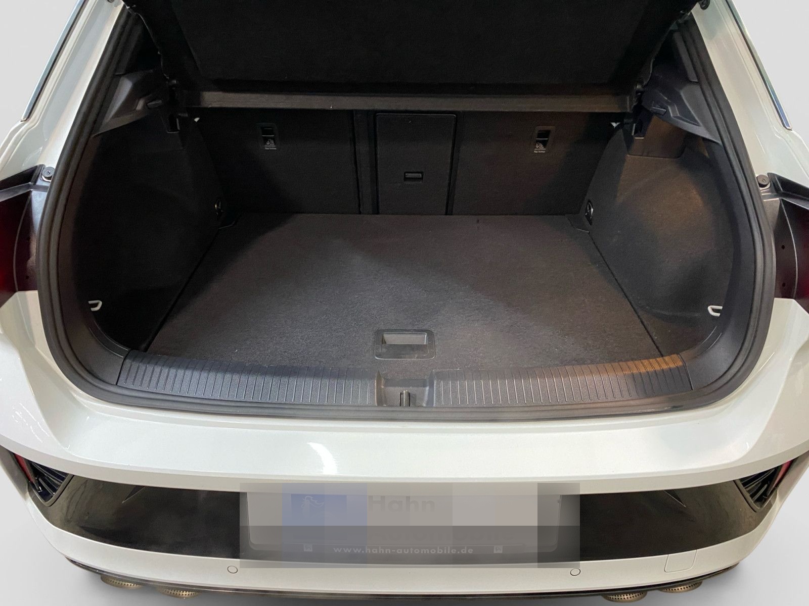 Volkswagen T-Roc 2.0 TSI DSG R 4Motion ACC Pano Navi Kamera foto 12