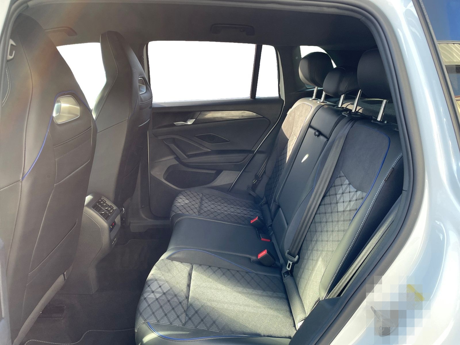 Volkswagen Tiguan 1.5eTSI DSG R-Line Black Style 360° AHK foto 13