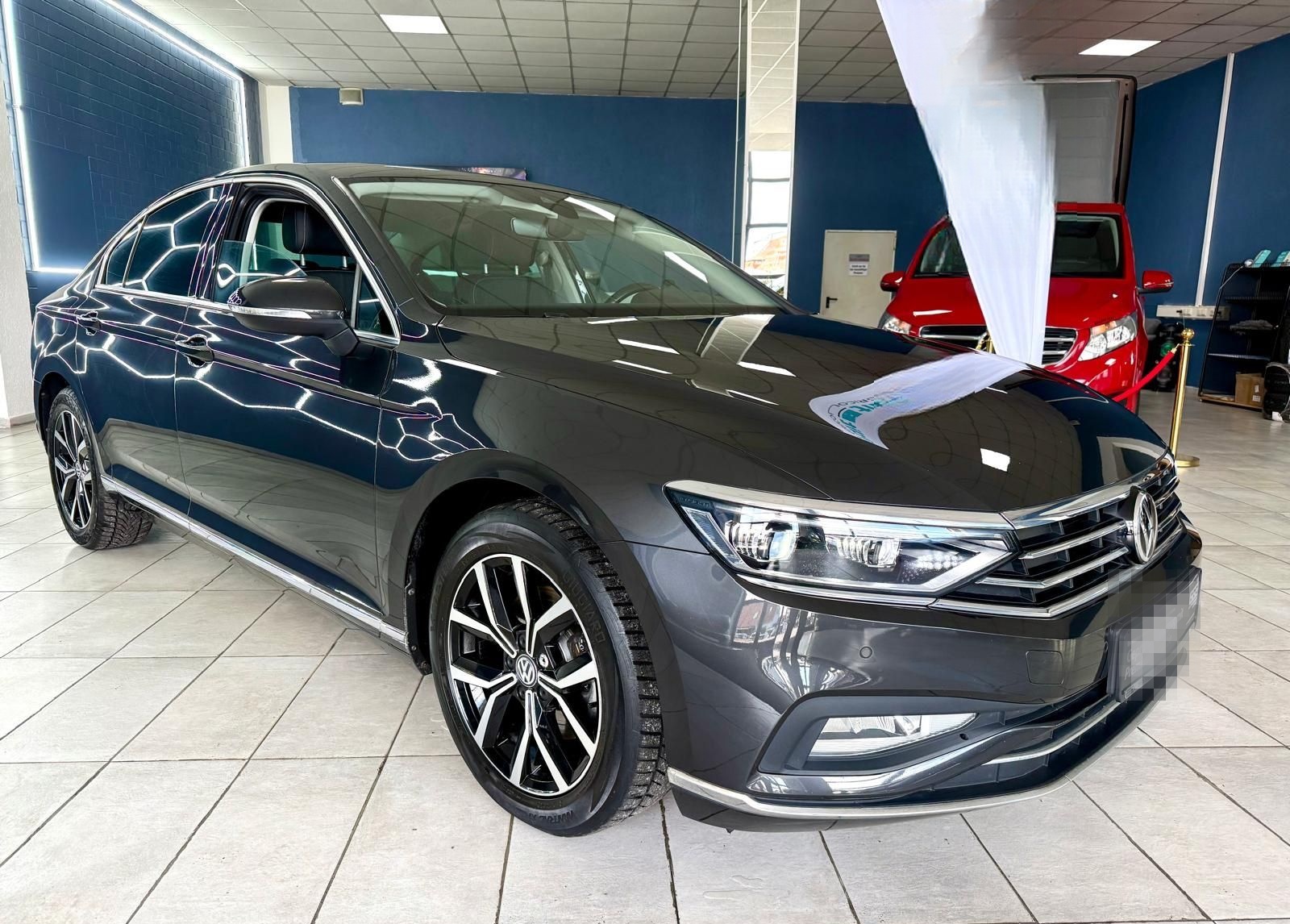 Volkswagen Passat 1.6 TDI SCR DSG Business foto 2