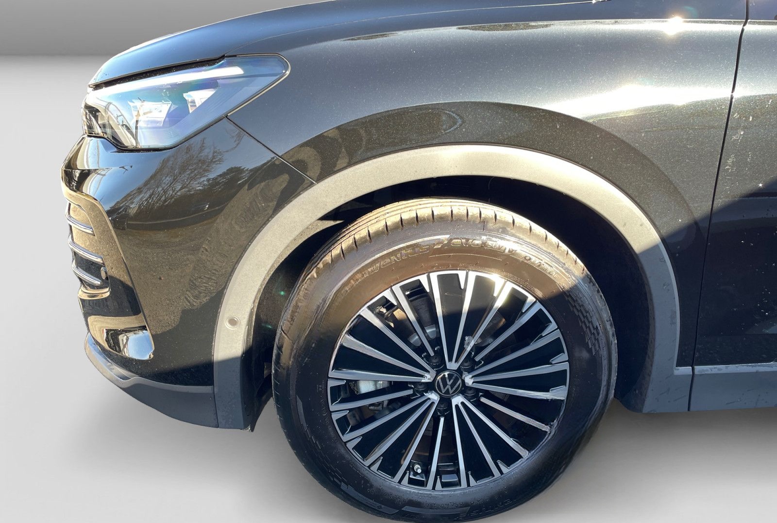 Volkswagen Tiguan 2.0TDI DSG Elegance Cam LED+ Navi Standh foto 6