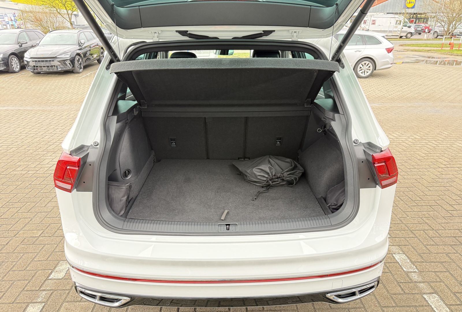 Volkswagen Tiguan R-Line eHybrid,19-Zoll,R-Kam,Matrix,Kessy foto 11