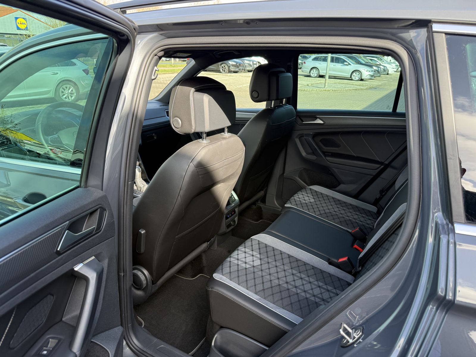 Volkswagen Tiguan R-Line e-Hybrid,AHK,Matrix,IQ-Drive,R-Kam foto 20