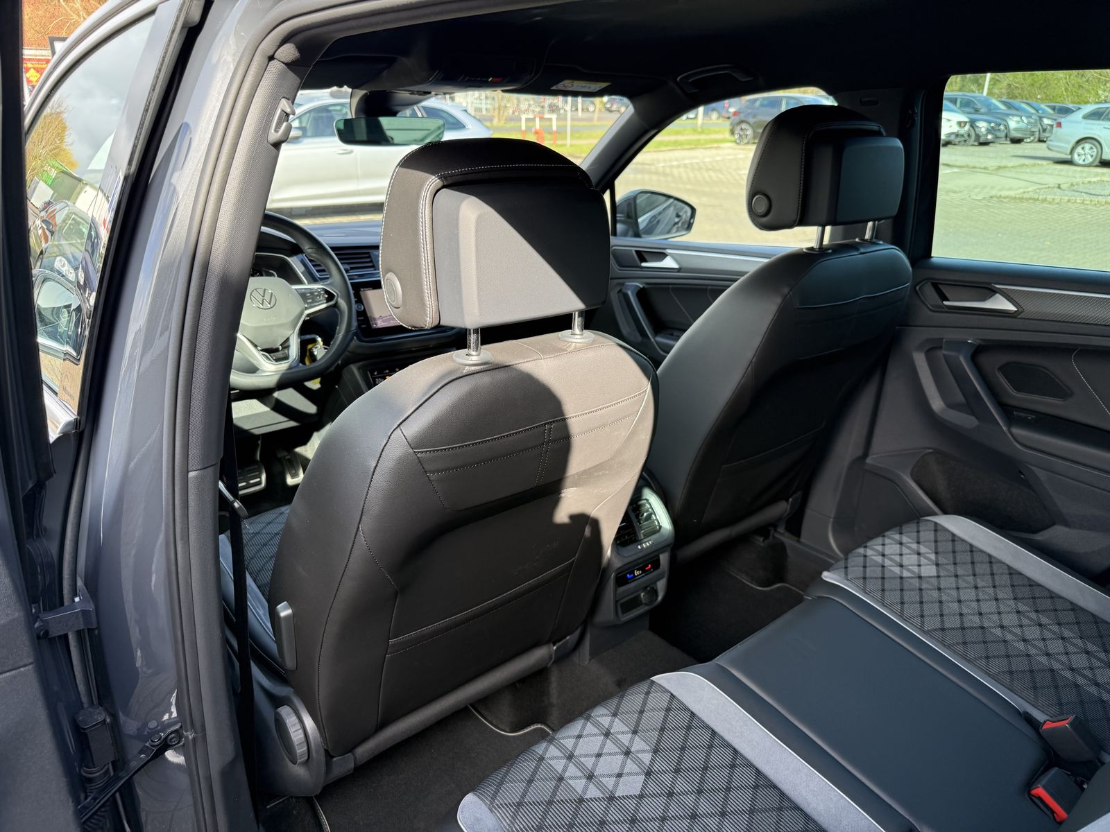 Volkswagen Tiguan R-Line e-Hybrid,AHK,Matrix,IQ-Drive,R-Kam foto 21