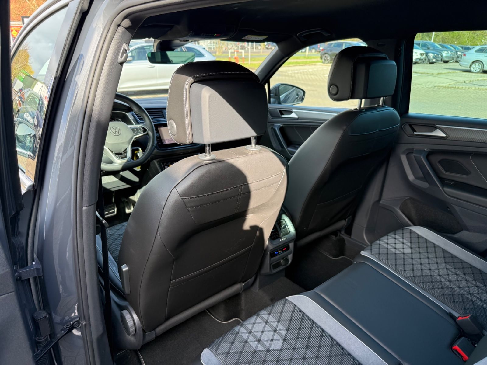 Volkswagen Tiguan R-Line e-Hybrid,AHK,Matrix,IQ-Drive,R-Kam foto 23