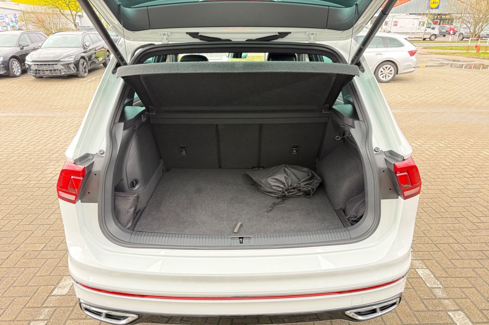 Volkswagen Tiguan R-Line eHybrid,19-Zoll,R-Kam,Matrix,Kessy foto 11