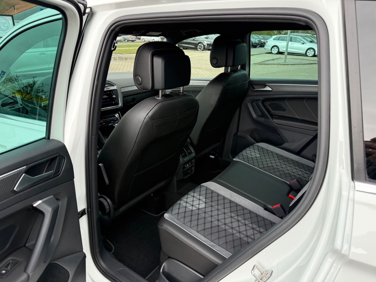 Volkswagen Tiguan R-Line eHybrid,19-Zoll,R-Kam,Matrix,Kessy foto 19