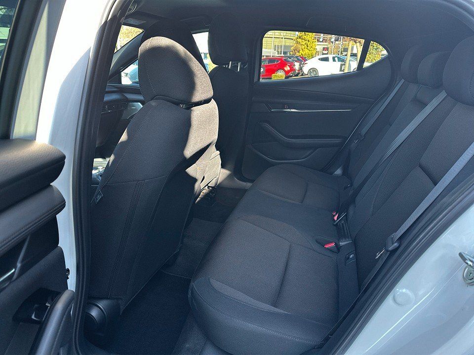 Mazda 3 2.0 M Hybrid SELECTION A18 DES-P PRE-P foto 8