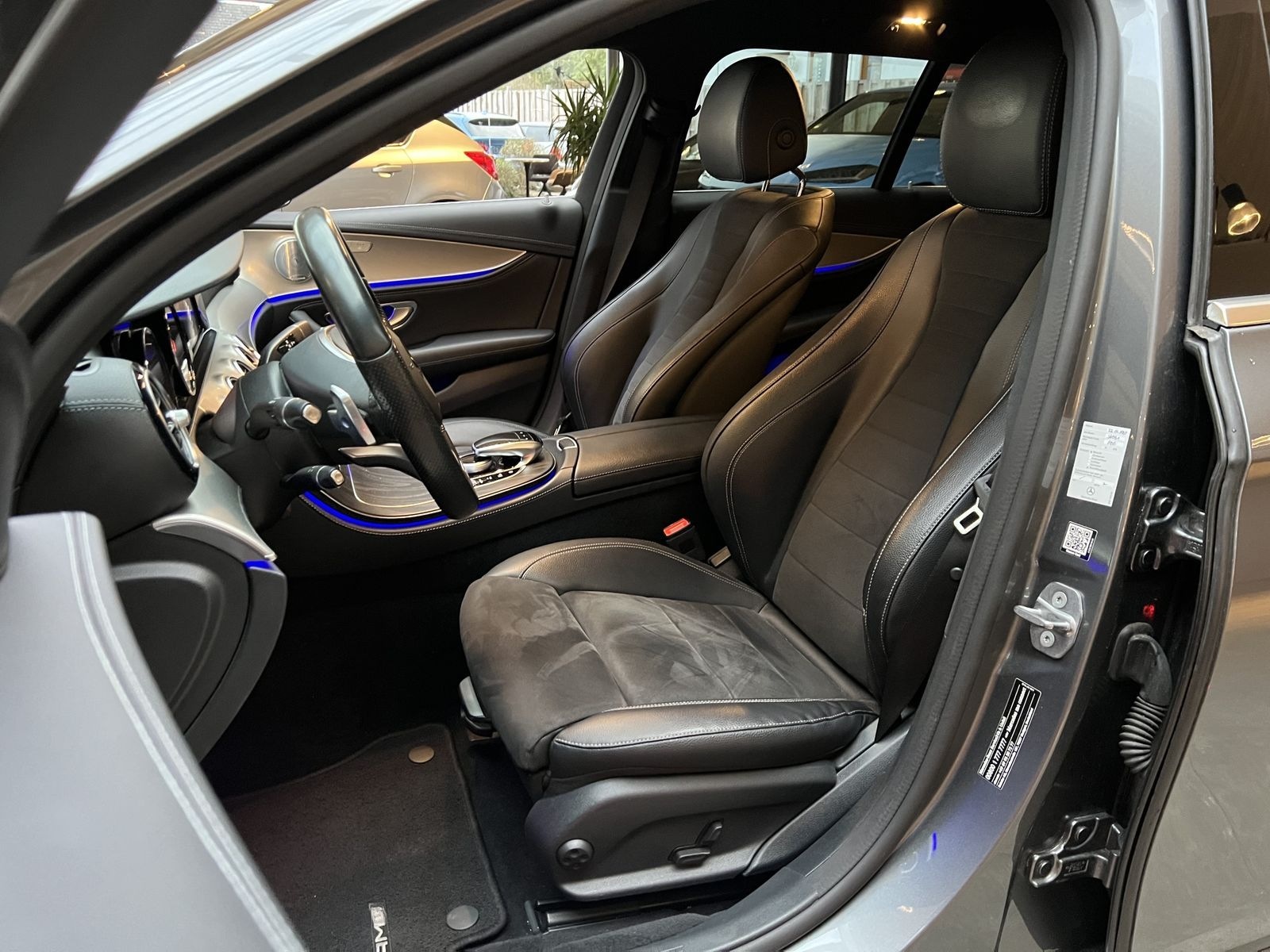 Mercedes-Benz E E220d AMG-Line Navi Kamera Burmester LED foto 2