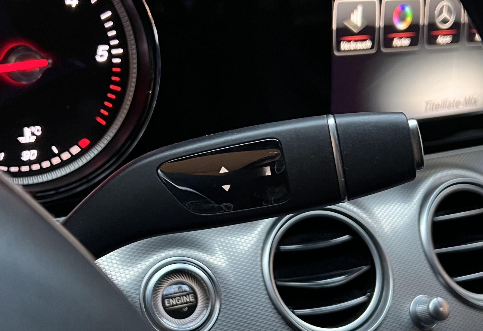 Mercedes-Benz E E220d AMG-Line Navi Kamera Burmester LED foto 26