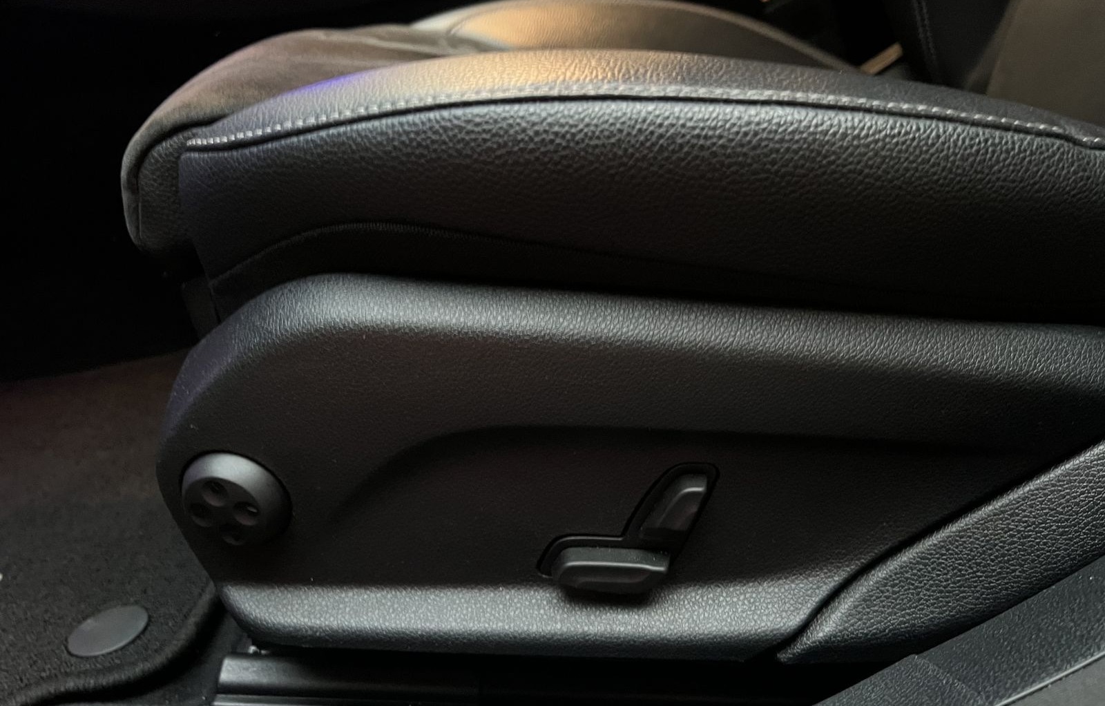 Mercedes-Benz E E220d AMG-Line Navi Kamera Burmester LED foto 28