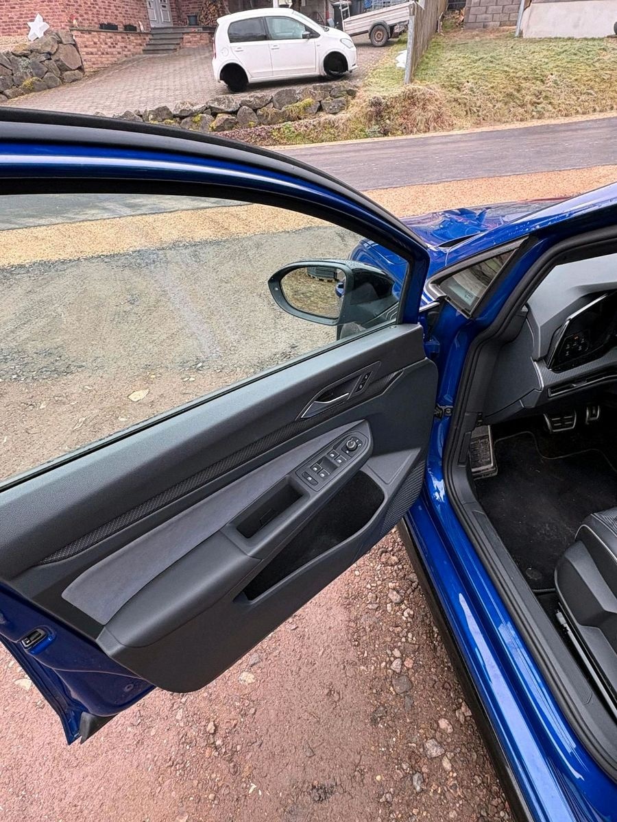 Volkswagen VW Golf 8 R-Line 2.0 TSI OPF foto 5