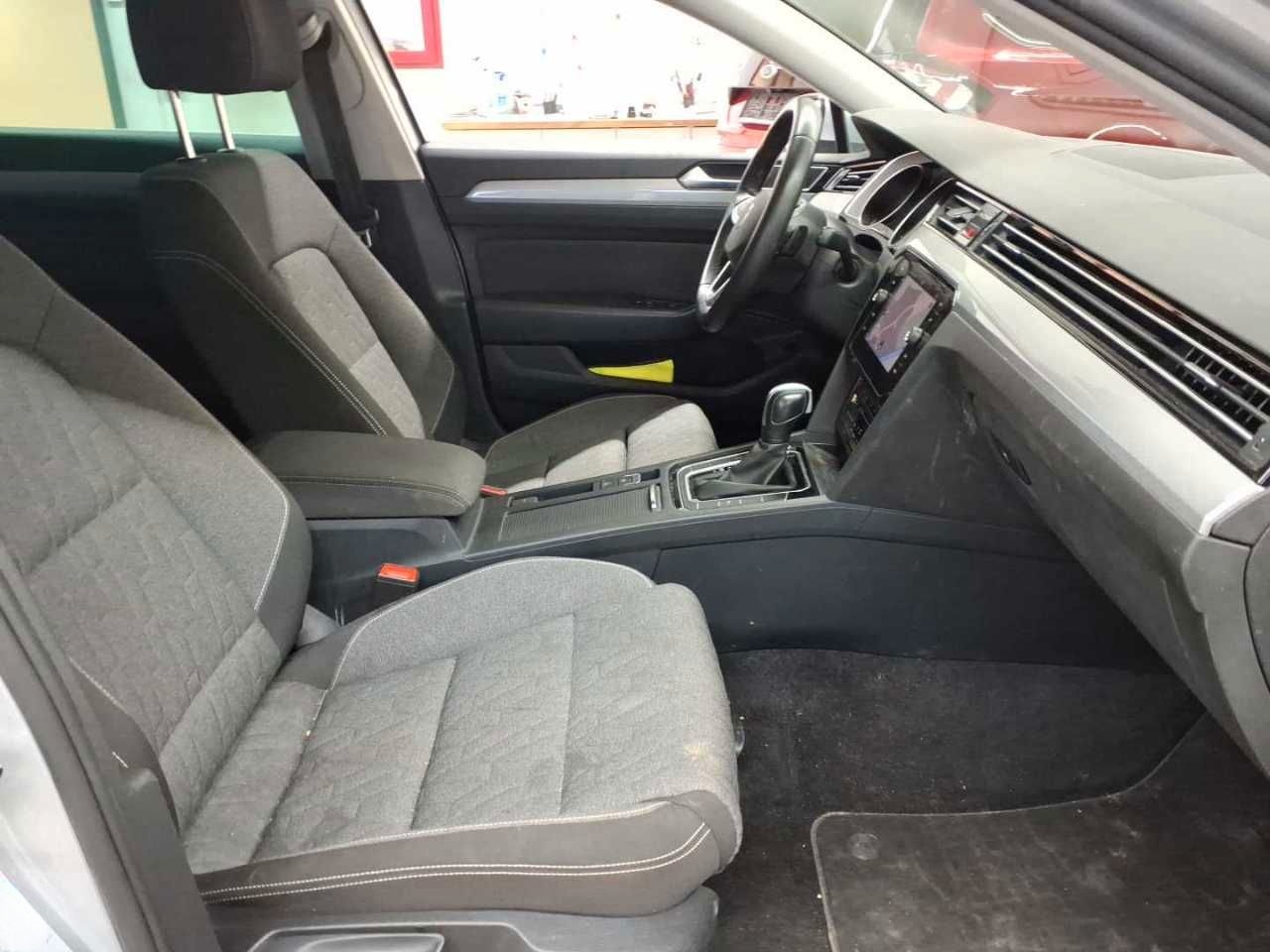 Volkswagen Passat Variant 2.0 TDI AHK HUD NAV LED foto 11