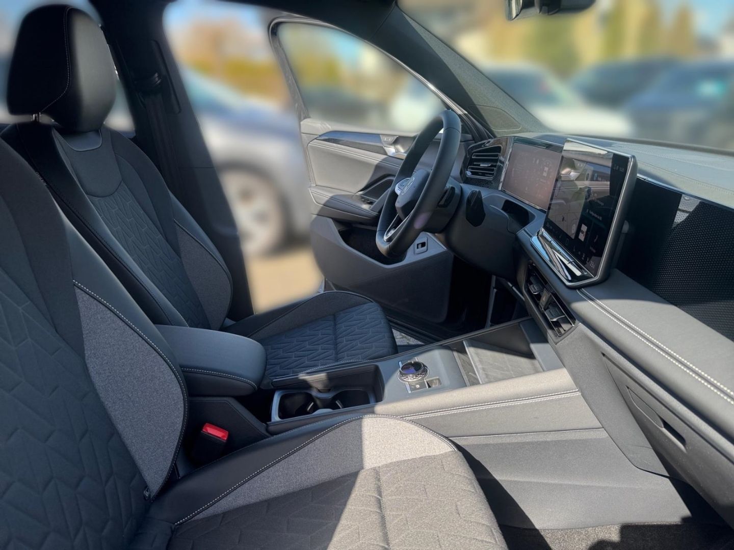Volkswagen Tiguan Goal 1.5 eTSI DSG LED Navi 18 Zoll elektr foto 24