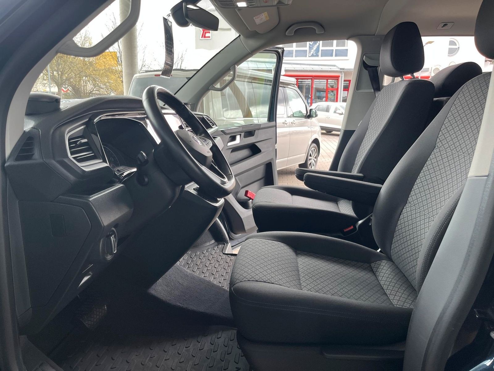 Volkswagen T6.1 Multivan NAVI, ACC, KLIMAAUTO,SITZHEIZUNG foto 14