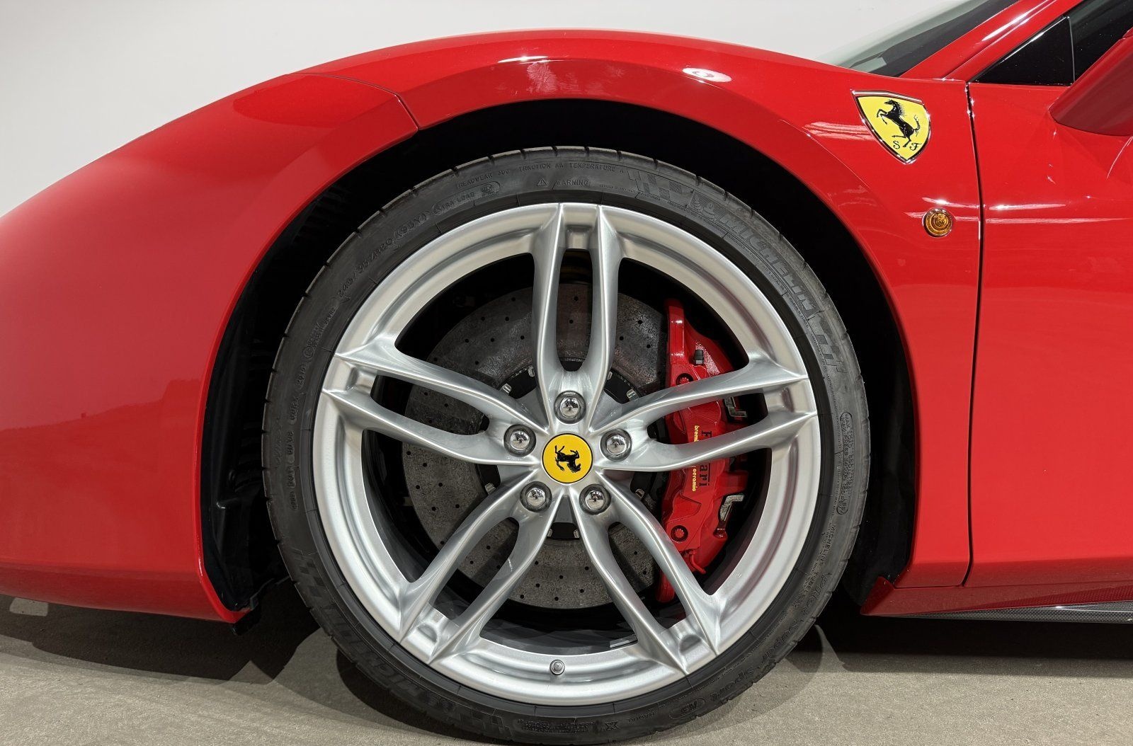 Ferrari 488 GTB Lift 2x Carbon Keramik RFK foto 12
