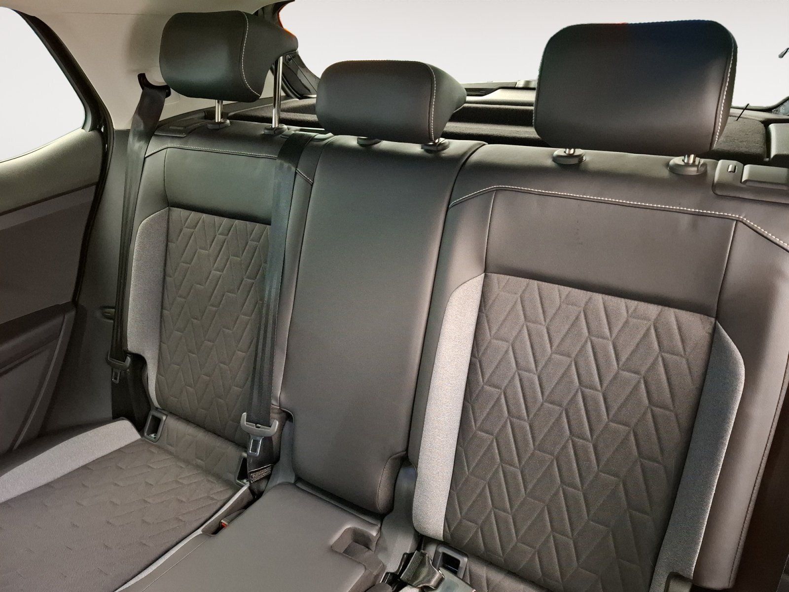 Volkswagen T-Cross 1.0 TSI 70 kW Goal Navi SHZ CarPlay ACC foto 7