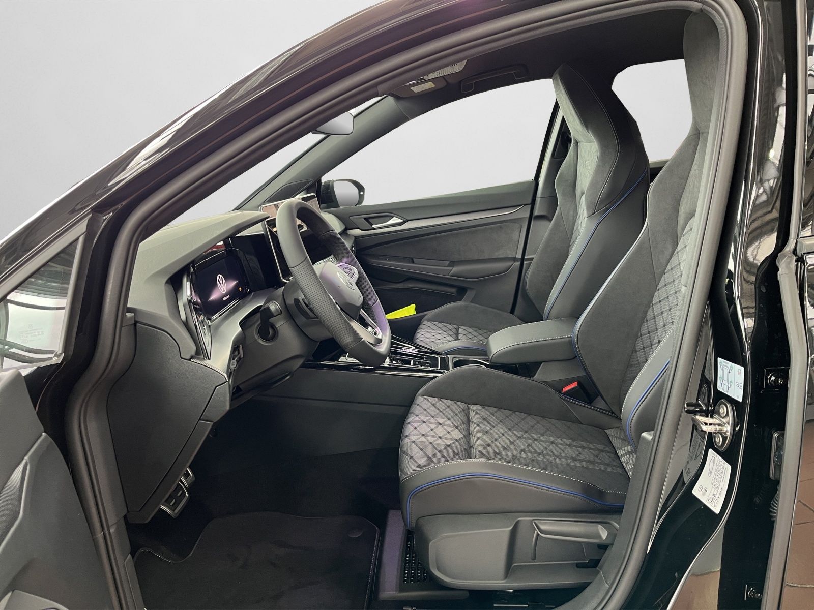 Volkswagen Golf R-Line 1,5 l eTSI OPF 110 kW (150 PS) 7-Gan foto 12