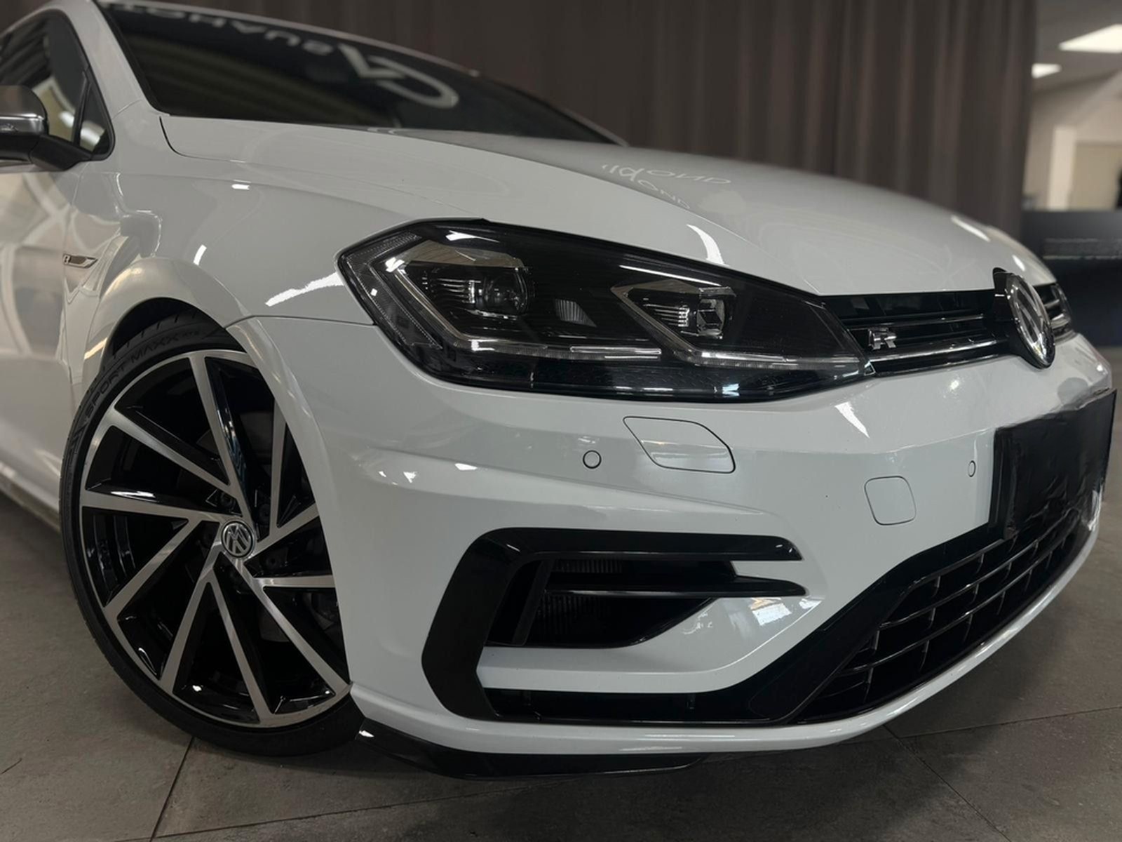 Volkswagen VII Lim. R * DSG * VIRTUAL * DYNAUDIO* foto 4