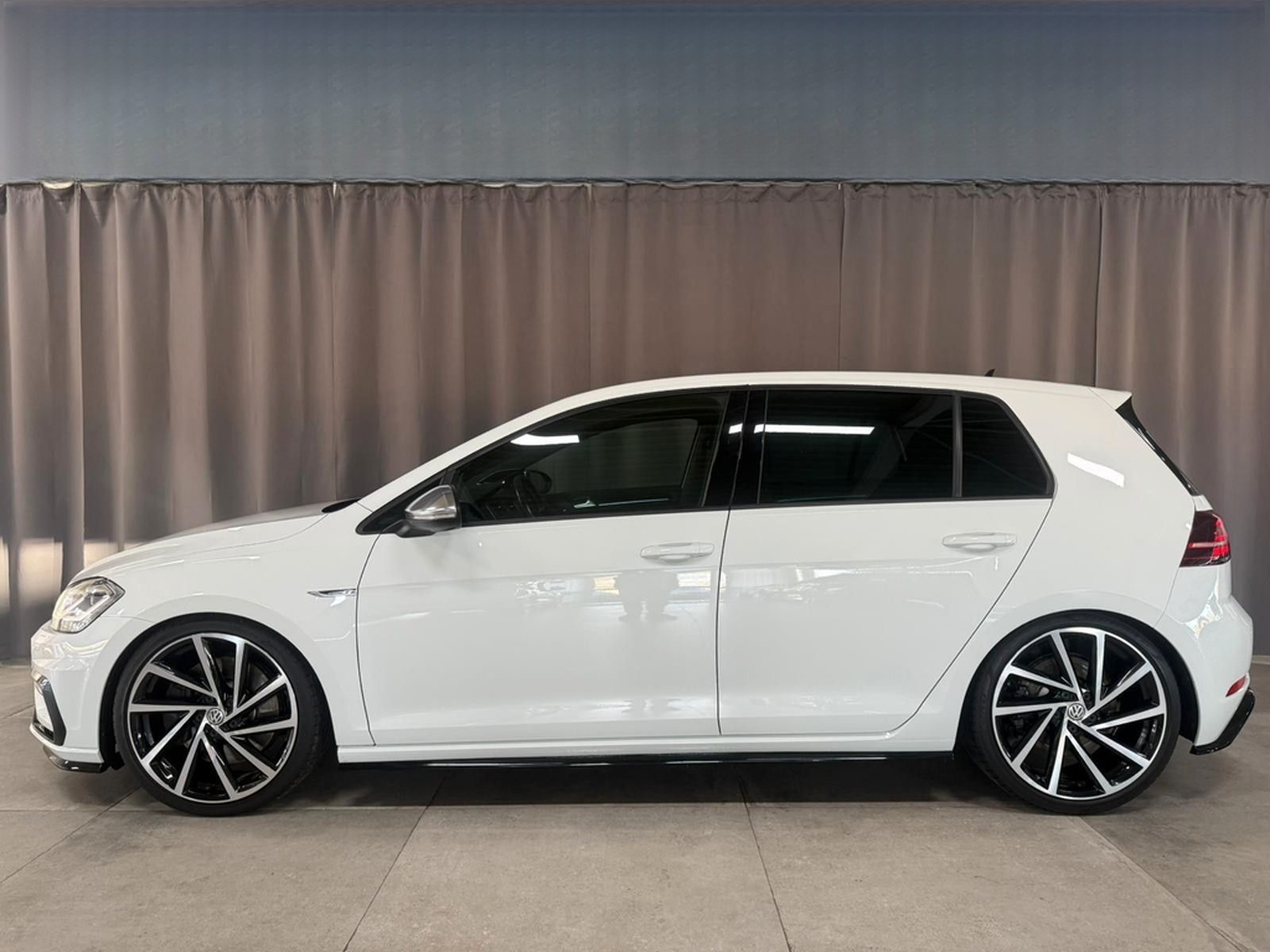 Volkswagen VII Lim. R * DSG * VIRTUAL * DYNAUDIO* foto 8