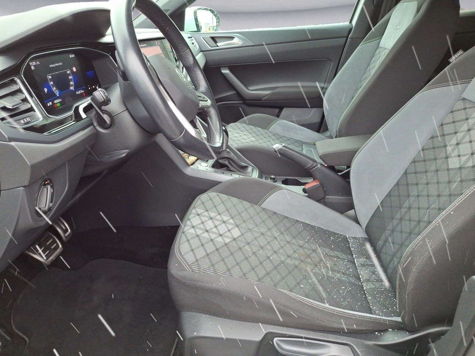 Volkswagen Taigo R-Line 1,5 TSI OPF DSG foto 8