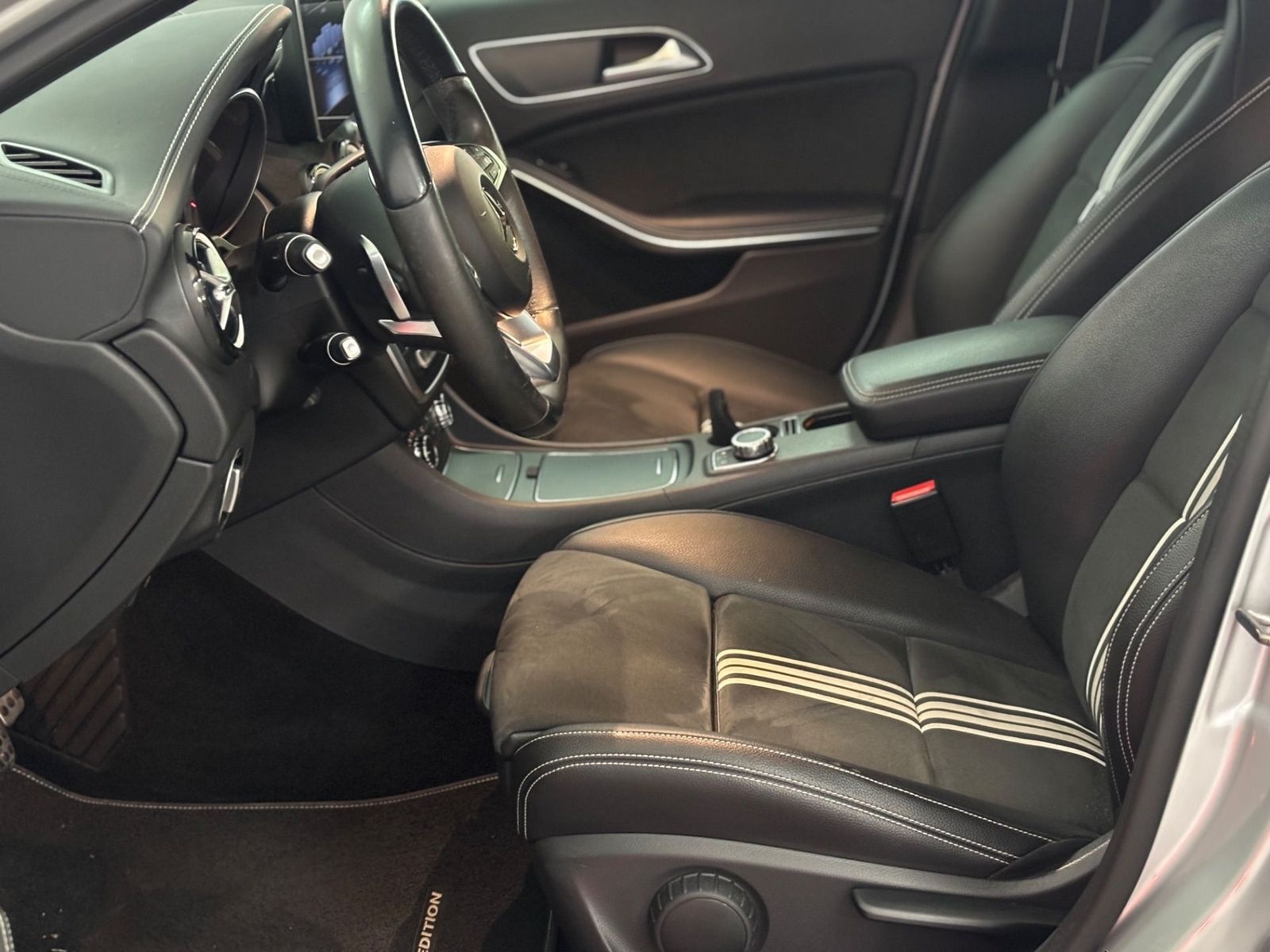 Mercedes-Benz A 200 AMG Sport Line Edition LED ALCANTARA foto 8
