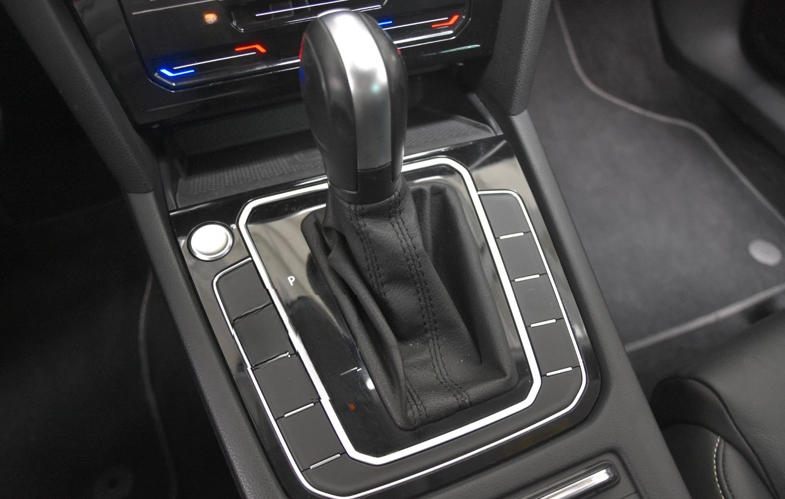 Volkswagen Passat Business DSG LED Navi Kam Leder ACC AHK foto 24