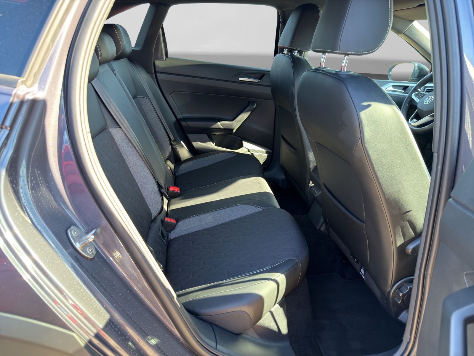 Volkswagen Taigo 1.0 TSI DSG GOAL ACCSITZHZG NAVI foto 6