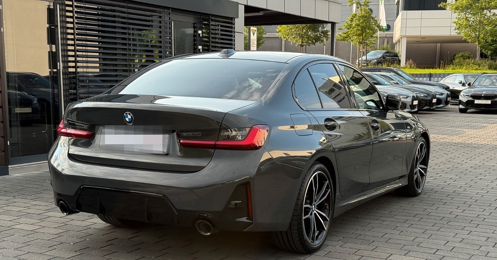 BMW 320d xD M Sport 19" ACC HuD StHzg Ad.LED Komfort foto 13