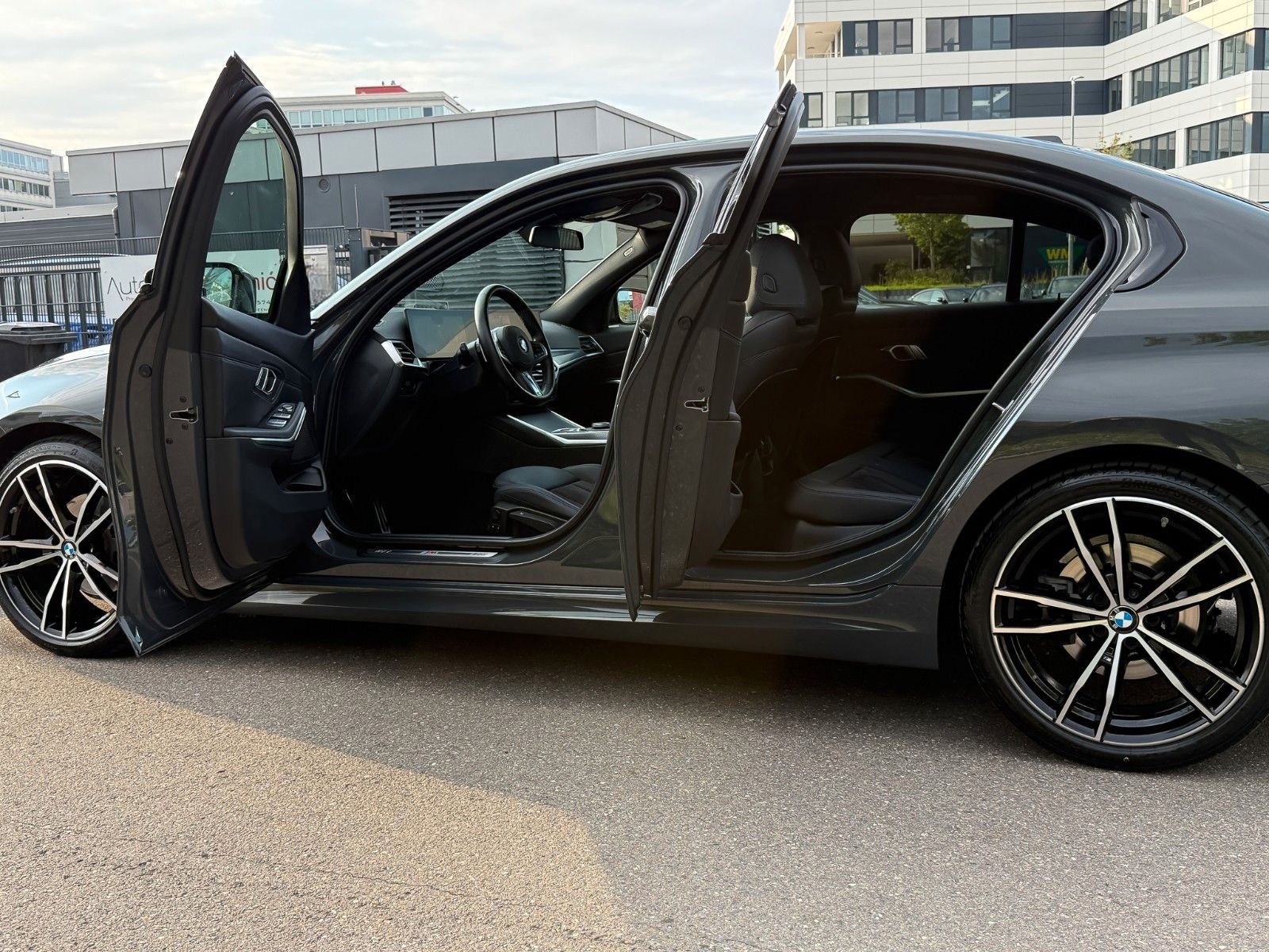 BMW 320d xD M Sport 19" ACC HuD StHzg Ad.LED Komfort foto 19