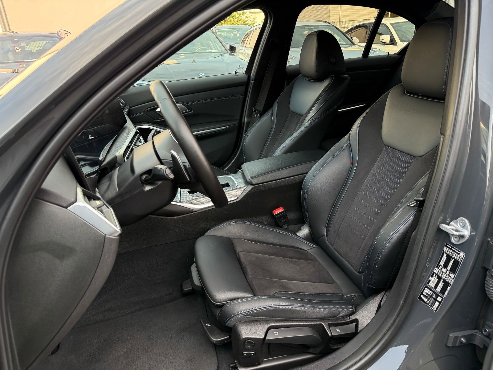 BMW 320d xD M Sport 19" ACC HuD StHzg Ad.LED Komfort foto 21