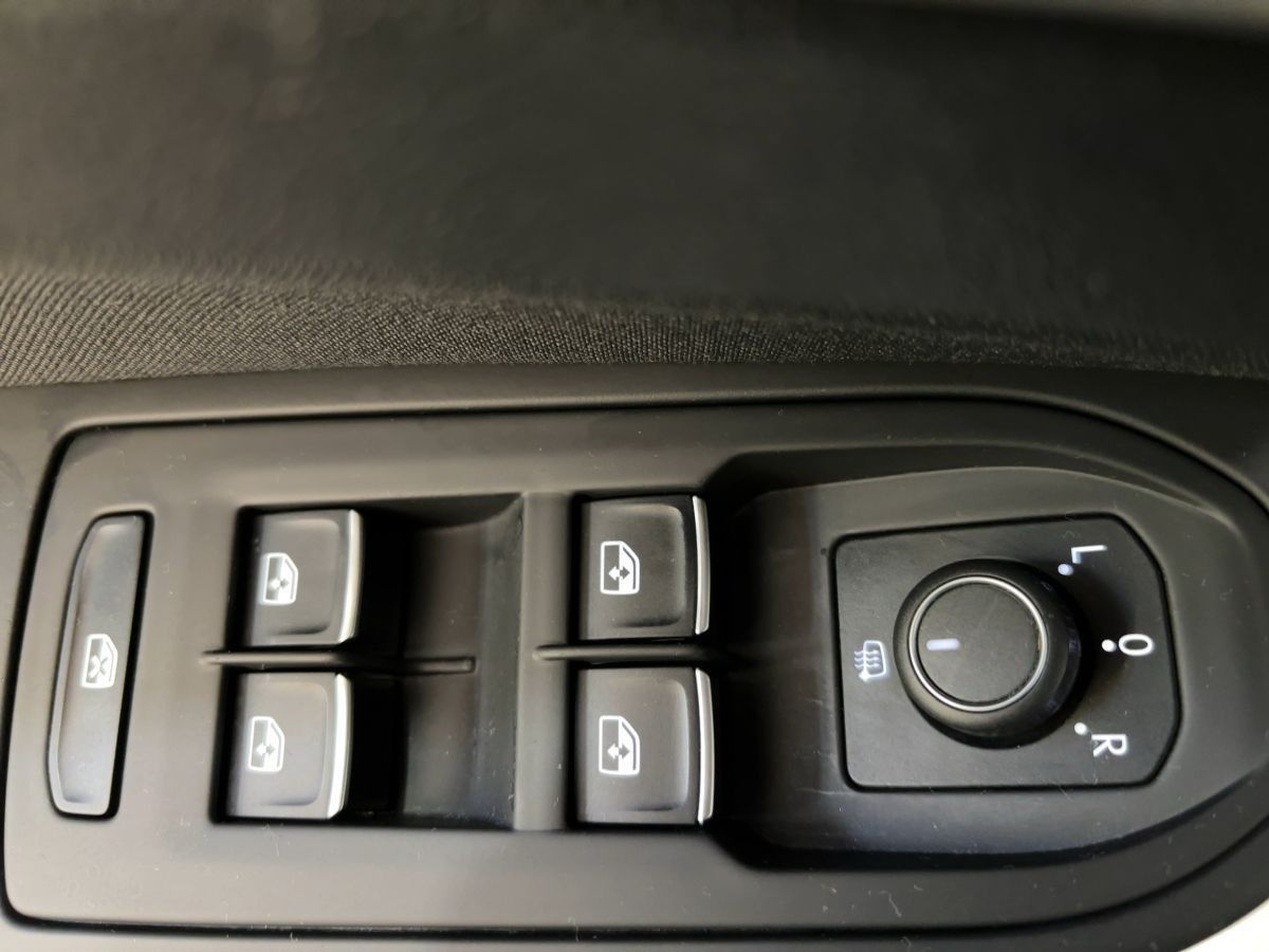 Volkswagen Golf VIII 2.0 TDI Life Navi LED PDC foto 13