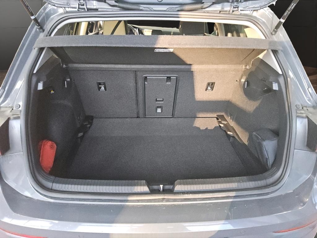 Volkswagen Golf 1.5TSI Active AHK+Navi+LED+ACC foto 5
