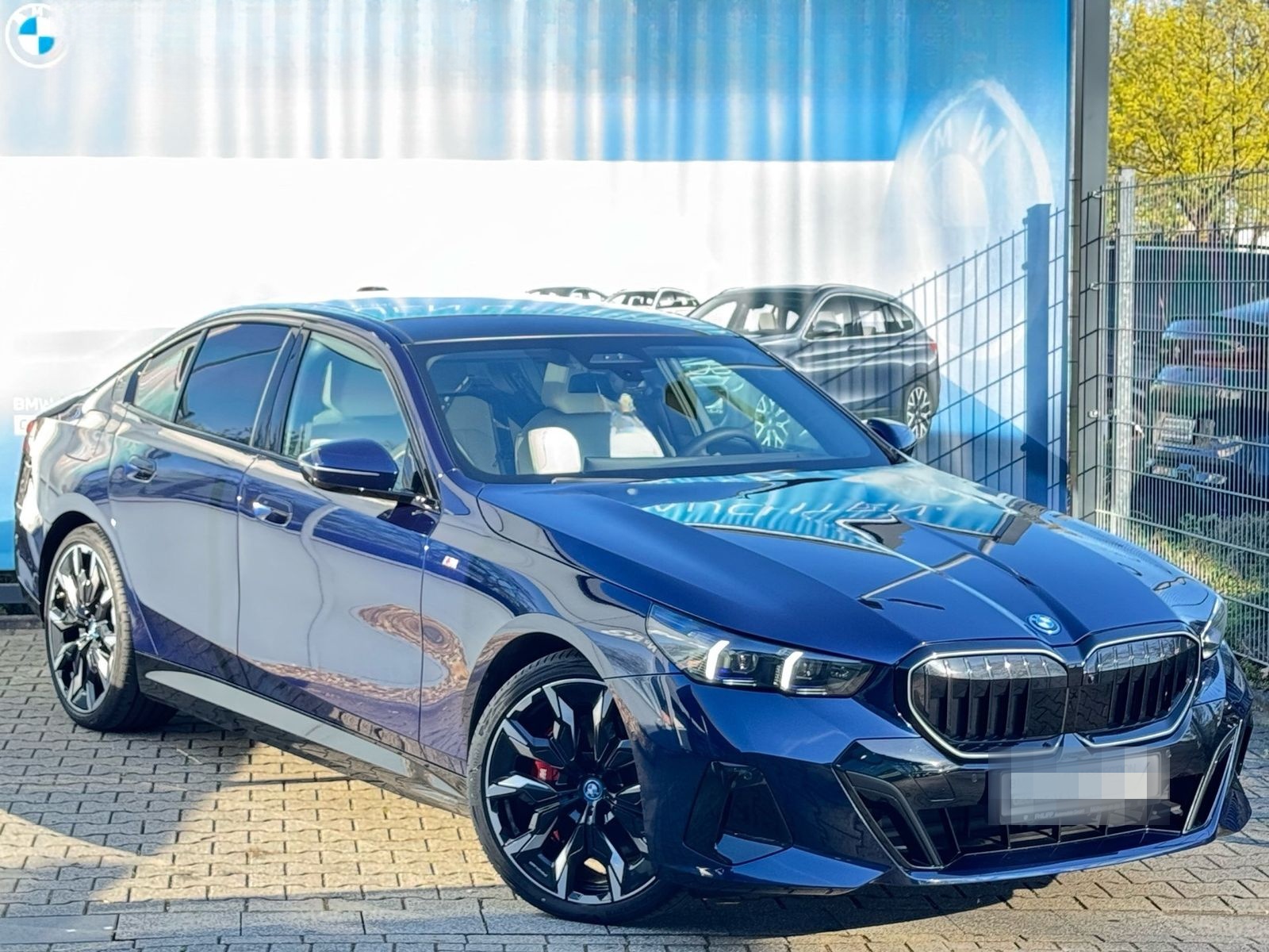 BMW 550e xDrive Limo M Sport Pro AHK PANO B&W 21" foto 21