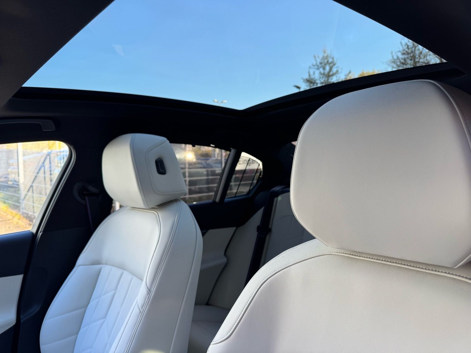 BMW 550e xDrive Limo M Sport Pro AHK PANO B&W 21" foto 10