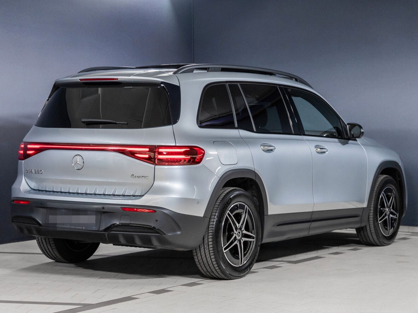 Mercedes-Benz EQB 350 4M AMG Night/LED/Pano/360°/Adv.Sound/Shz foto 2